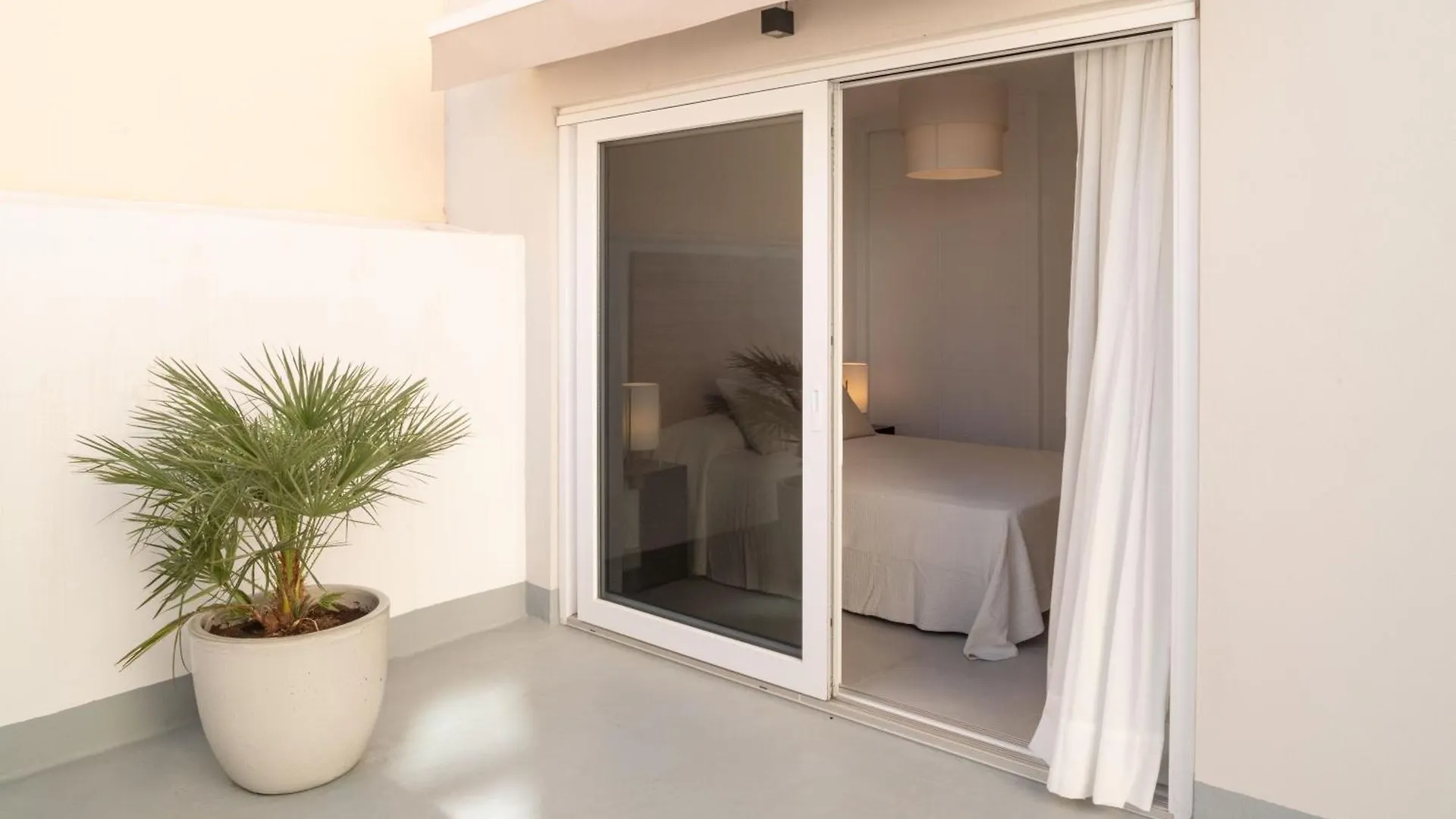 Apartment Flora - Panasco Suites Arrecife