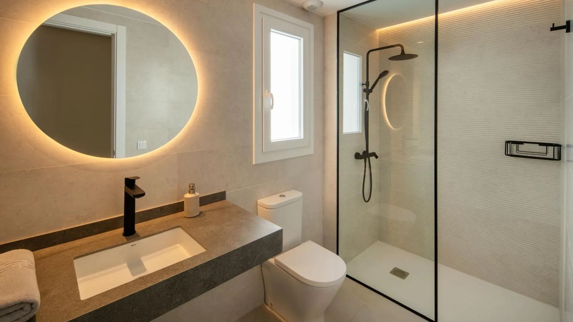Flora - Panasco Suites Arrecife